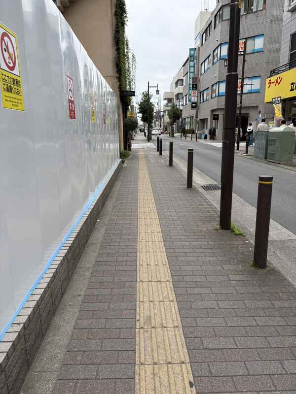 直進する道